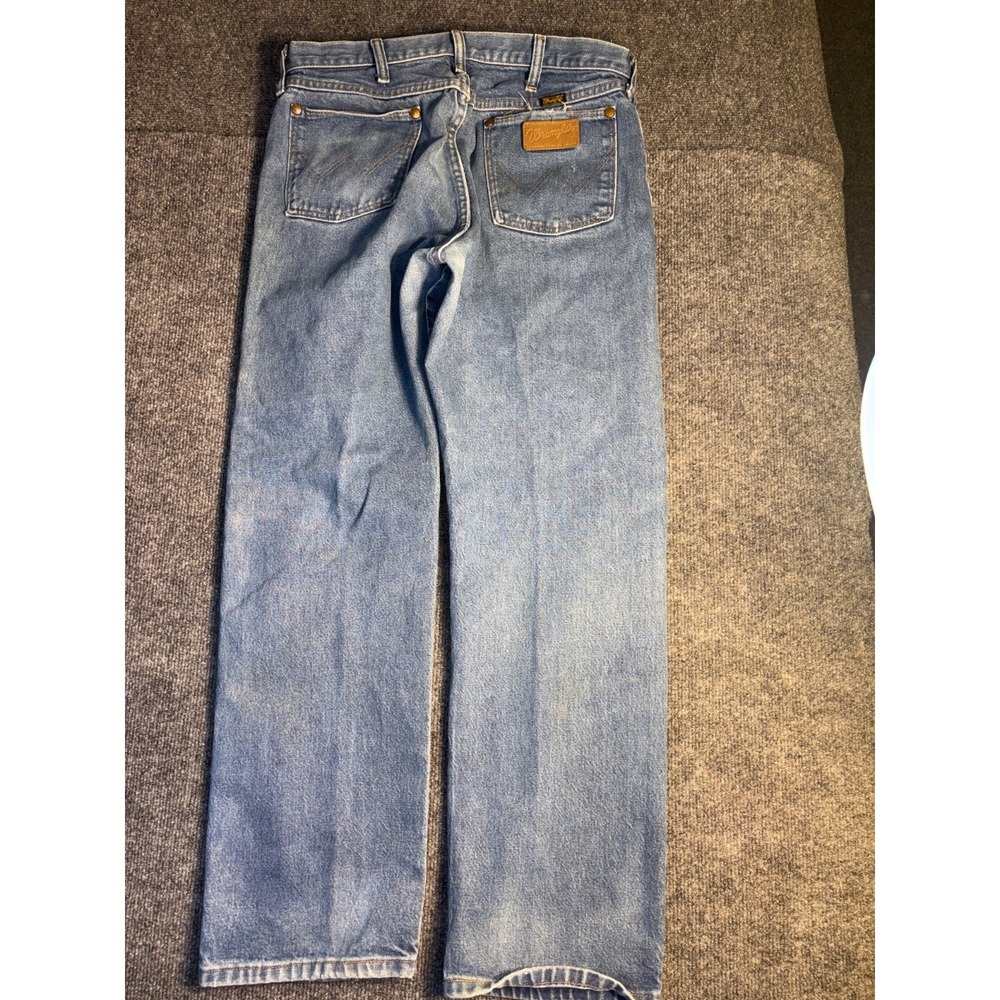 Wrangler 13MWZ Cowboy Cut Jeans Mens 34x30 Blue Denim Medium Wash Straight Leg - Picture 3 of 13